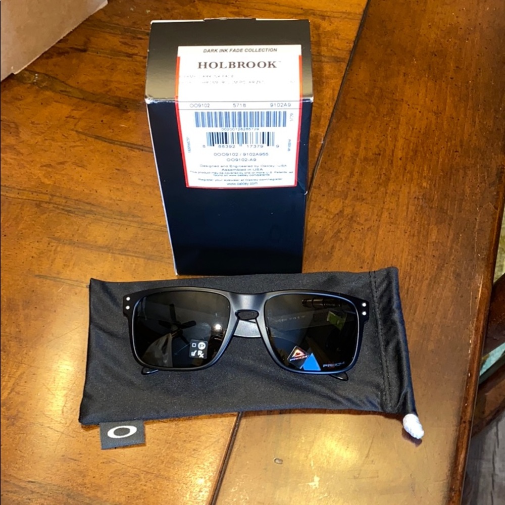 Men’s Oakley sunglasses